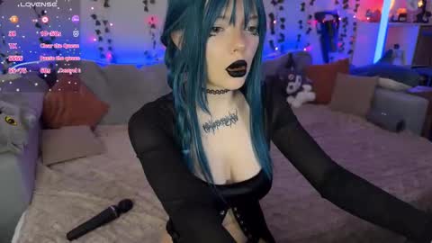 Amelia Aley  online show from December 16, 11:04 am