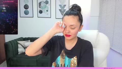 Snapshot of amelia_cheerry chatting on February 6, 11:43 am amelia online show from February 6, 11:43 am
