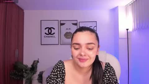 Snapshot of amelia_cheerry chatting on September 27, 11:37 am amelia online show from September 27, 11:37 am