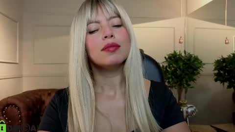 AMELIA online show from June 25, 12:20 pm