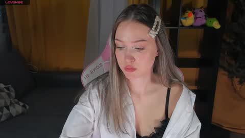 Snapshot of amelia_lein chatting on January 4, 12:05 am Your Amelia online show from January 4, 12:05 am