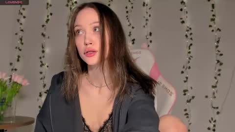 Snapshot of amelia_lein chatting on December 4, 11:46 pm Your Amelia online show from December 4, 11:46 pm