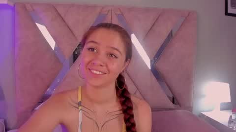 Snapshot of amelia_saenz_ chatting on July 25, 6:11 am Amelia online show from July 25, 6:11 am