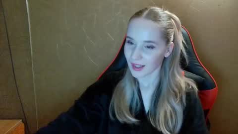 Amelia  online show from June 6, 7:07 pm