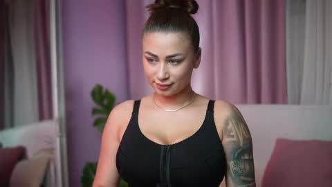  Amelia  online show from April 15, 6:48 pm