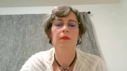 Snapshot of ameliaishka chatting on October 19, 4:35 am Ameliaishka online show from October 19, 4:35 am