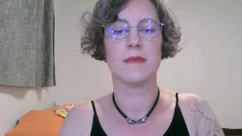 Ameliaishka online show from May 2, 4:39 am