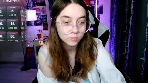 Snapshot of ameliameadd chatting on May 6, 7:46 am Amelia online show from May 6, 7:46 am