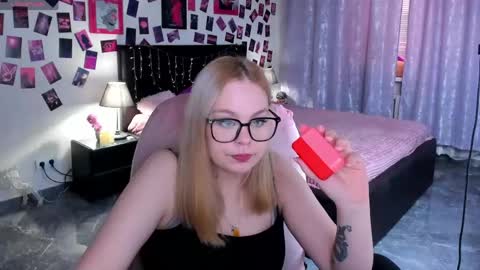 Amelia online show from April 14, 11:27 am