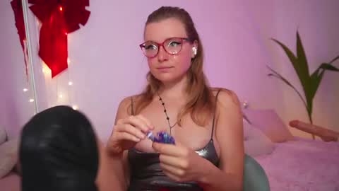 Amelia online show from December 28, 7:11 am