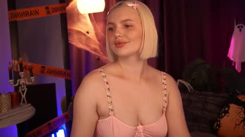  Amelia  online show from October 28, 5:44 am