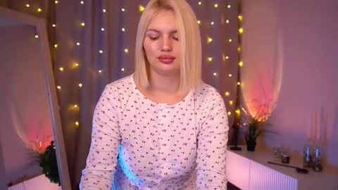  Amelia  online show from February 21, 4:02 am