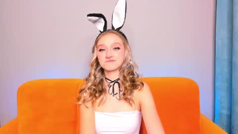 Snapshot of ameliawise chatting on December 26, 9:01 am ameliawise online show from December 26, 9:01 am