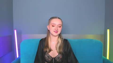 Snapshot of ameliawise chatting on February 17, 1:53 pm ameliawise online show from February 17, 1:53 pm