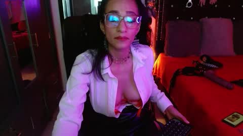 amelie__martinez online show from December 2, 12:43 pm