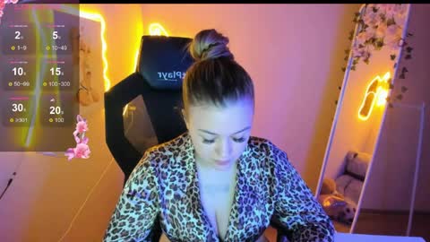 Amelie online show from April 9, 6:24 pm