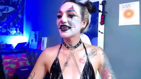 AMELIEROUS .. see you tomorrow  kisses online show from April 11, 2:27 am