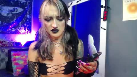 AMELIEROUS .. see you tomorrow  kisses online show from April 15, 4:08 am