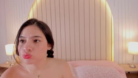 Snapshot of ameliiaa_smith chatting on November 3, 3:35 pm Amelia online show from November 3, 3:35 pm