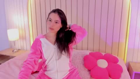 Snapshot of ameliiaa_smith chatting on November 18, 11:37 pm Amelia online show from November 18, 11:37 pm