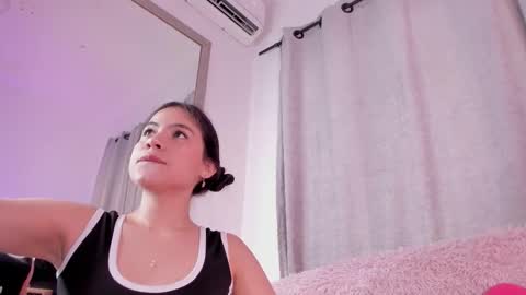 Snapshot of ameliiaa_smith chatting on December 4, 8:50 pm Amelia online show from December 4, 8:50 pm