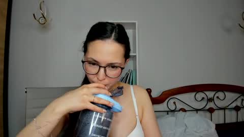 Snapshot of ameliya_sun chatting on May 16, 10:36 am Aylin online show from May 16, 10:36 am