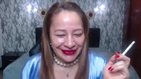 Snapshot of amell_thomson chatting on October 9, 11:41 am Amell Thomson online show from October 9, 11:41 am