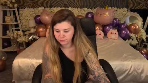 amellymillyy online show from February 4, 2:12 pm