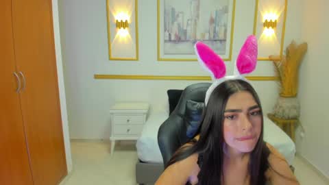 M A R E online show from April 17, 7:17 pm