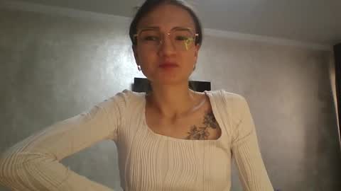 Snapshot of amethystnight_ chatting on October 20, 5:30 am Julia online show from October 20, 5:30 am