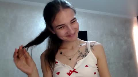 Snapshot of amethystnight_ chatting on December 4, 8:45 am Julia online show from December 4, 8:45 am