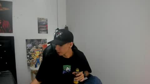 Snapshot of amethystshadow chatting on June 4, 3:56 am amethystshadow online show from June 4, 3:56 am