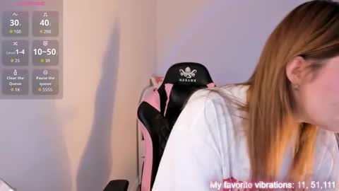 Snapshot of ami_amour_ chatting on November 9, 1:09 pm Hi-hi I am Kate welcome to my sexy room online show from November 9, 1:09 pm