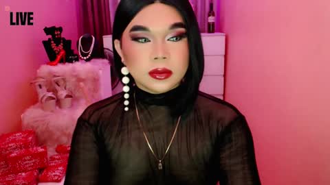 Snapshot of amiadoll chatting on December 11, 12:23 pm Queen Mireska online show from December 11, 12:23 pm