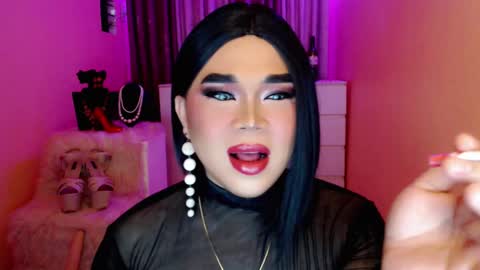 Snapshot of amiadoll chatting on December 31, 8:48 am Queen Mireska online show from December 31, 8:48 am