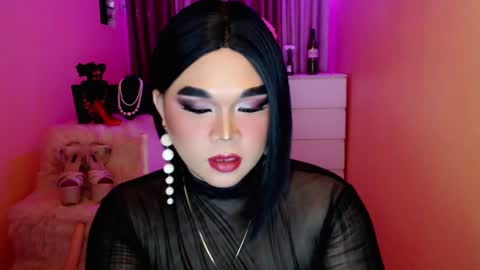 Snapshot of amiadoll chatting on December 31, 11:53 am Queen Mireska online show from December 31, 11:53 am