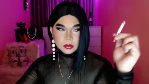 Snapshot of amiadoll chatting on January 5, 10:53 am Queen Mireska online show from January 5, 10:53 am