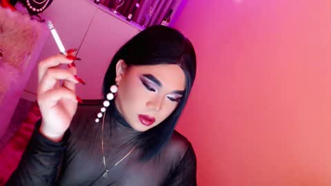 Snapshot of amiadoll chatting on January 13, 9:52 am Queen Mireska online show from January 13, 9:52 am