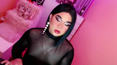 Snapshot of amiadoll chatting on January 26, 6:06 pm Queen Mireska online show from January 26, 6:06 pm