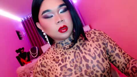 Snapshot of amiadoll chatting on February 1, 2:45 pm Queen Mireska online show from February 1, 2:45 pm