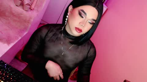 Snapshot of amiadoll chatting on February 6, 2:15 pm Queen Mireska online show from February 6, 2:15 pm