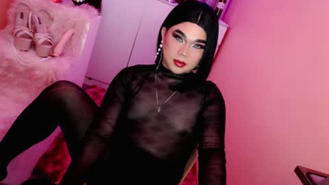 Snapshot of amiadoll chatting on February 8, 2:16 pm Queen Mireska online show from February 8, 2:16 pm