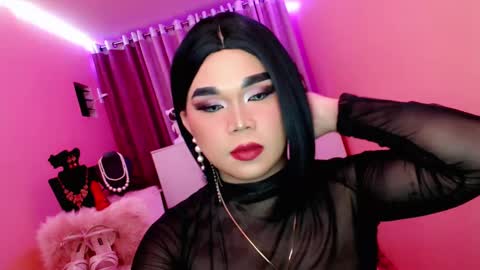 Snapshot of amiadoll chatting on February 13, 6:38 pm Queen Mireska online show from February 13, 6:38 pm