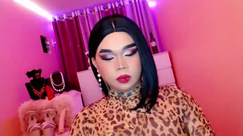 Snapshot of amiadoll chatting on February 20, 12:47 pm Queen Mireska online show from February 20, 12:47 pm