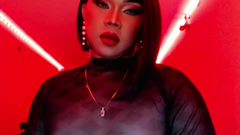 Snapshot of amiadoll chatting on February 25, 6:53 pm Queen Mireska online show from February 25, 6:53 pm