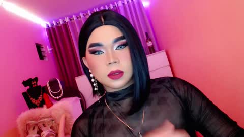 Snapshot of amiadoll chatting on February 26, 12:47 pm Queen Mireska online show from February 26, 12:47 pm