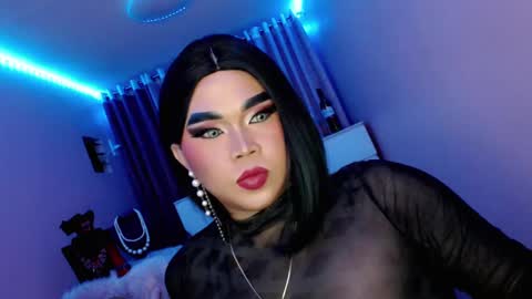 Snapshot of amiadoll chatting on February 26, 3:52 pm Queen Mireska online show from February 26, 3:52 pm