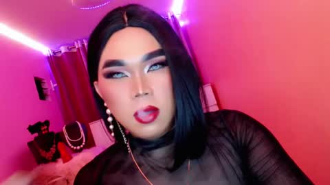 Snapshot of amiadoll chatting on March 1, 4:33 pm Queen Mireska online show from March 1, 4:33 pm