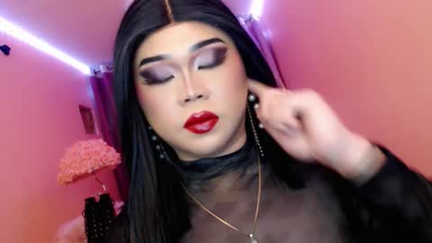 Snapshot of amiadoll chatting on September 12, 10:26 am Queen Mireska online show from September 12, 10:26 am