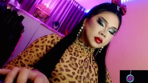 Snapshot of amiadoll chatting on June 30, 10:22 pm Queen Mireska online show from June 30, 10:22 pm